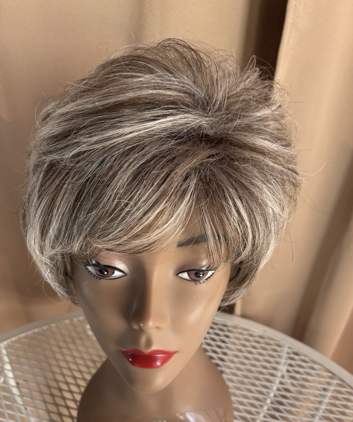 Cute Synthetic Wig From TWC Statements Ash Brown Blonde Hilites Sz Average Z-19