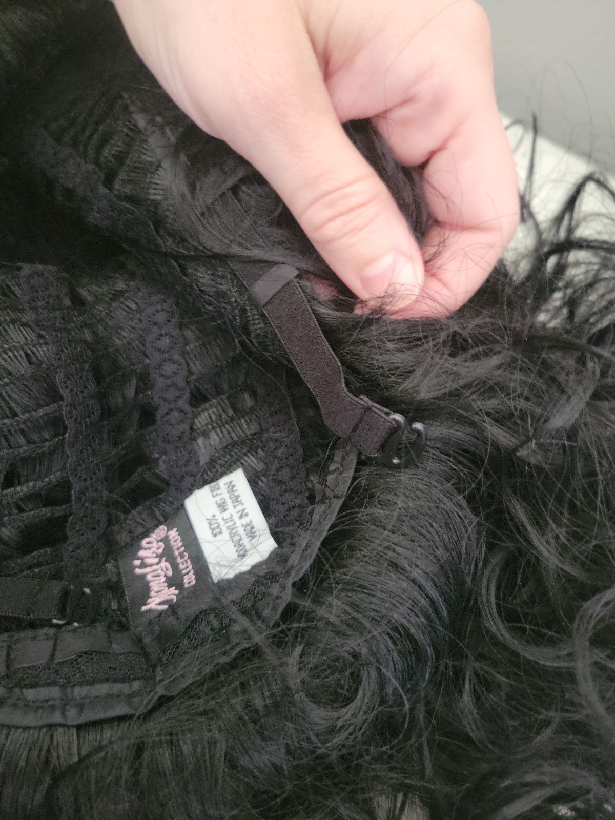 Mona Lisa Black Curly Wig Long EXCELLENT CONDITION Everyday Or Costume