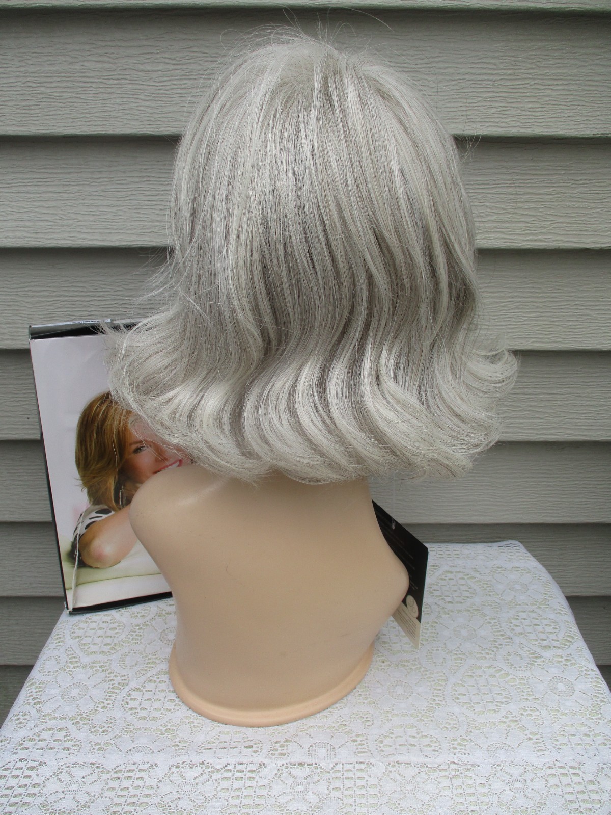 Toni Brattin Wig ENTICING Size Reg AVERAGE Color LIGHT GRAY Heat Friendly