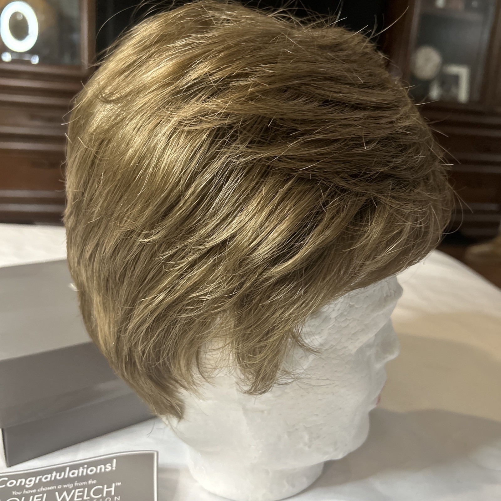 RAQUEL WELCH WIG Signature Collection SHORT Hair U Wear Light Brown Layered Pix