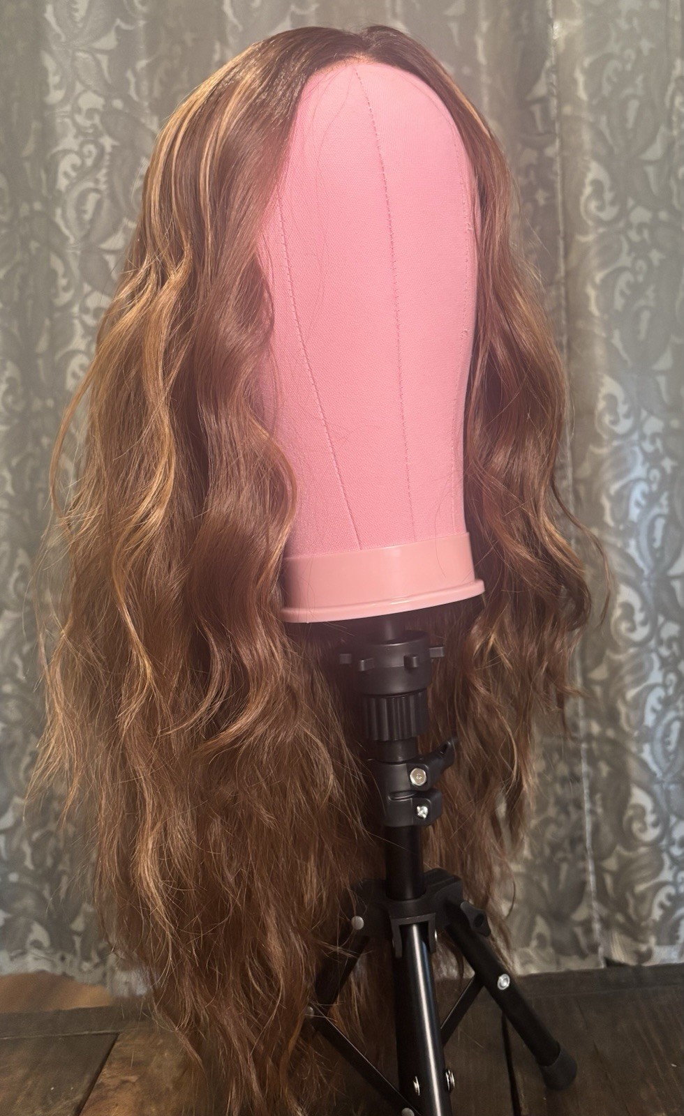 Lace Front Synthetic Wig Wavy Layered Free-Part Medium/Golden Brown 21-30in