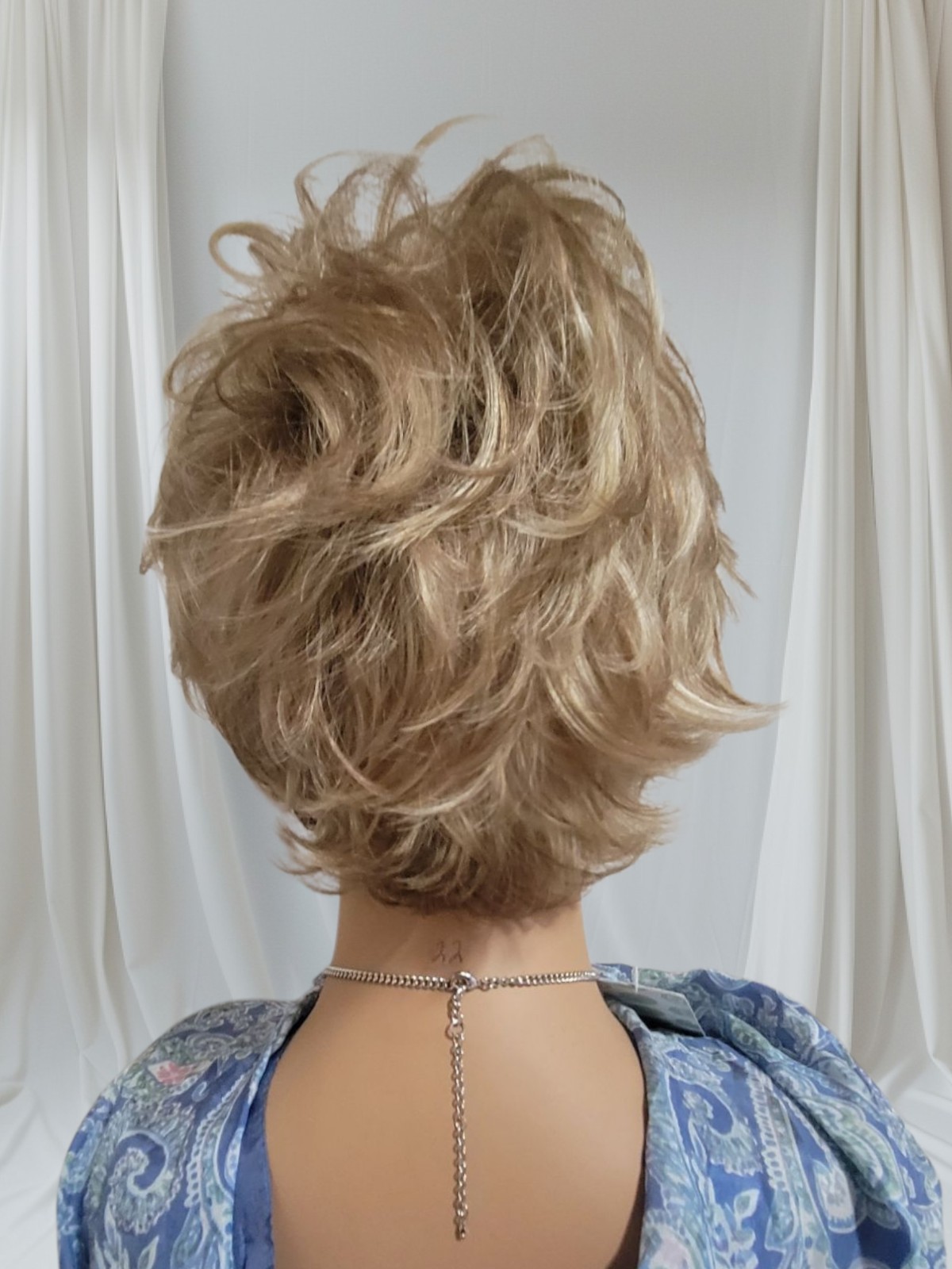 VICTORIA Wig by ENVY, DARK BLONDE, Open Cap, Capless NEW! PIXIE