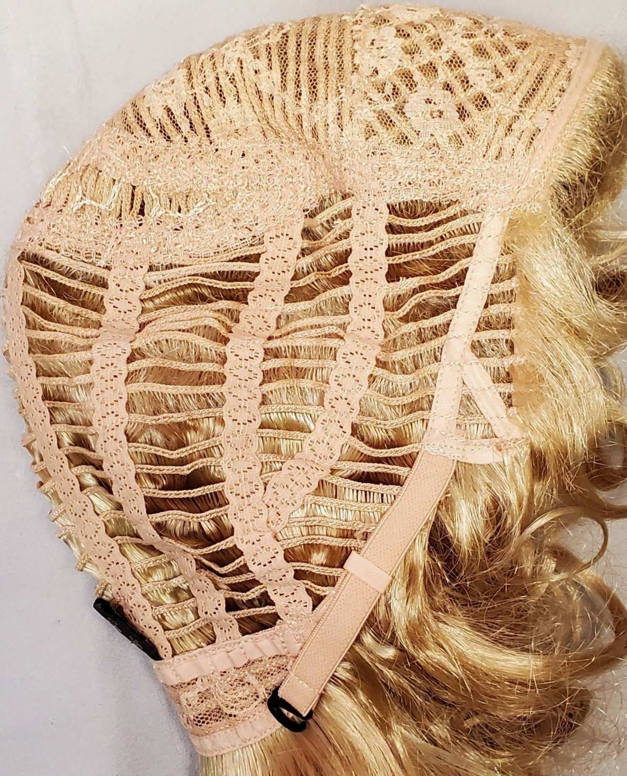 New York New York Tony of Beverly Curly synthetic wig Color 14/24 NWOT display