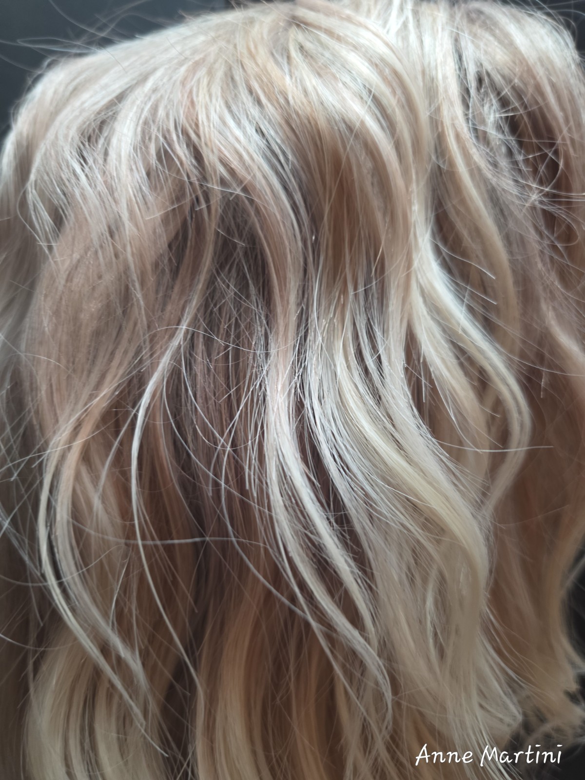 IMSTYLE ERICA Women’s Lace Front Synthetic Wavy Wig Ash Blonde 11-20in