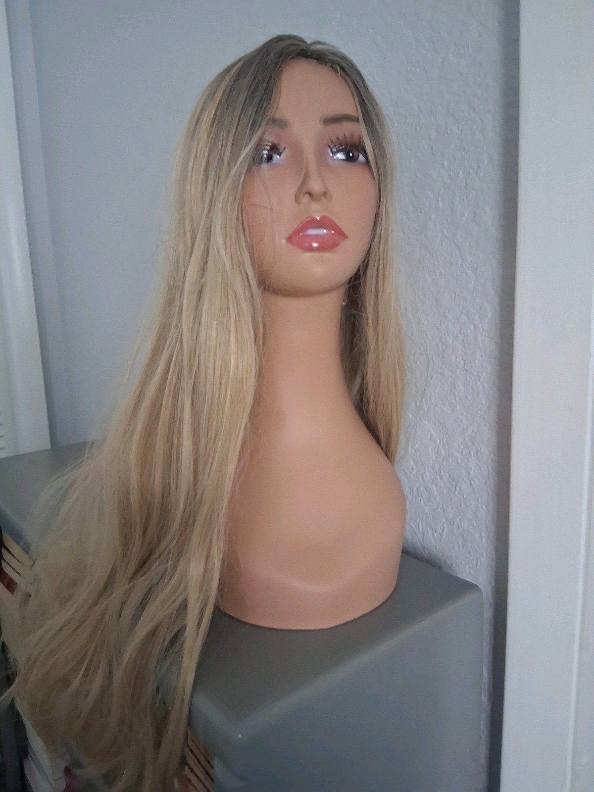 Long Straight Golden Blonde Ombre Wig 28″ Long New