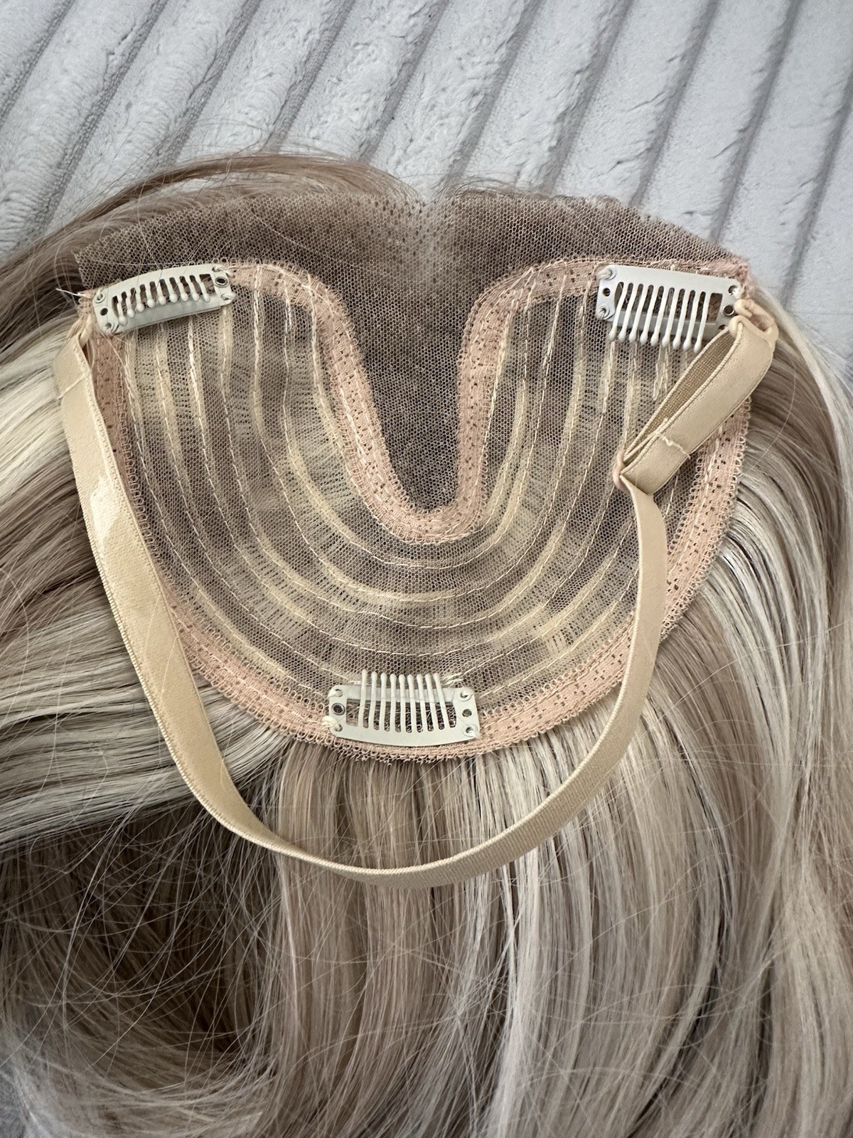 18 Inch Topper Wig With Clips & Strap Mixed Blonde With Highlights