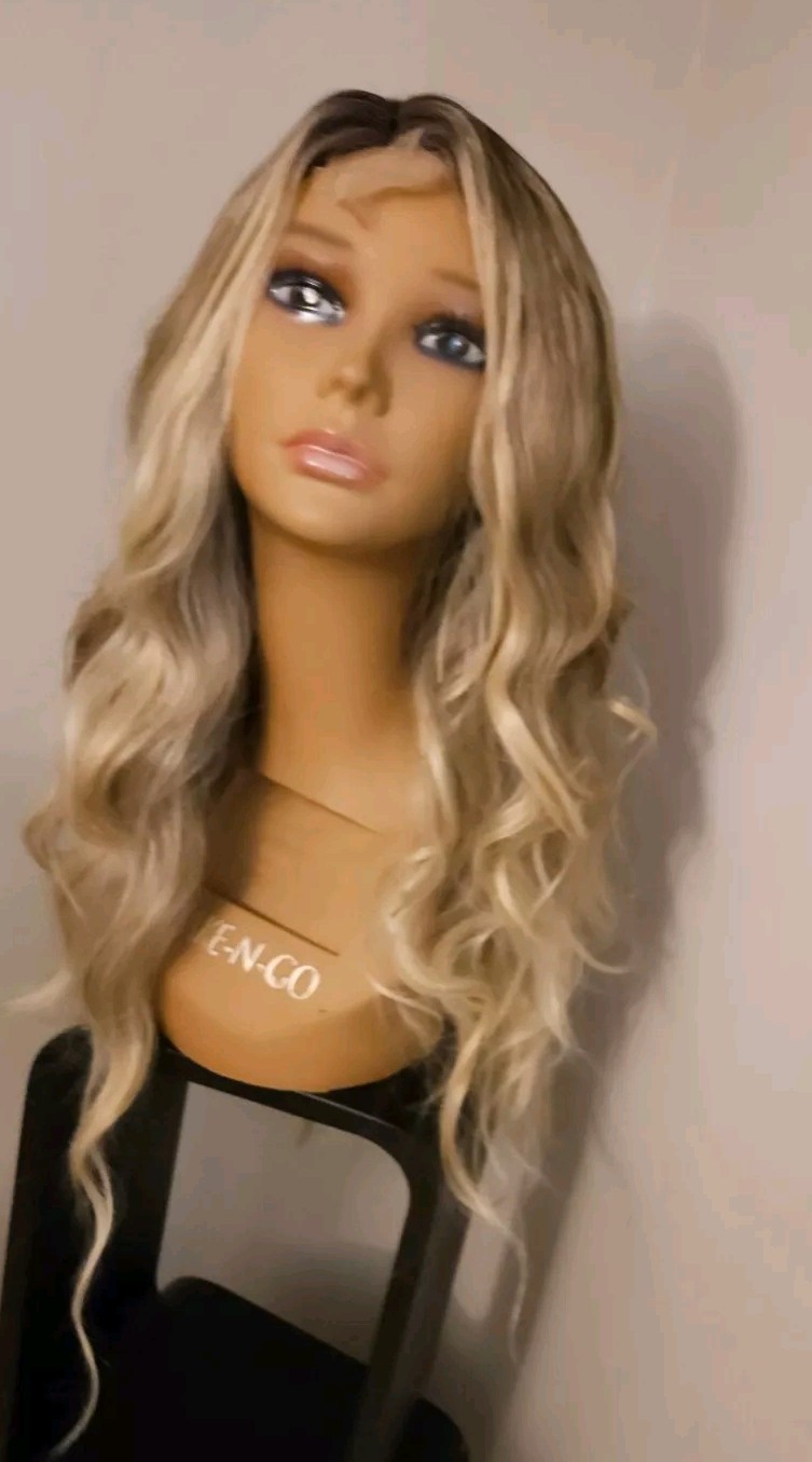 26″ AMAZING Lace Front Mixed DIRTY BLONDE ROOTED WAVY BANGS WIG