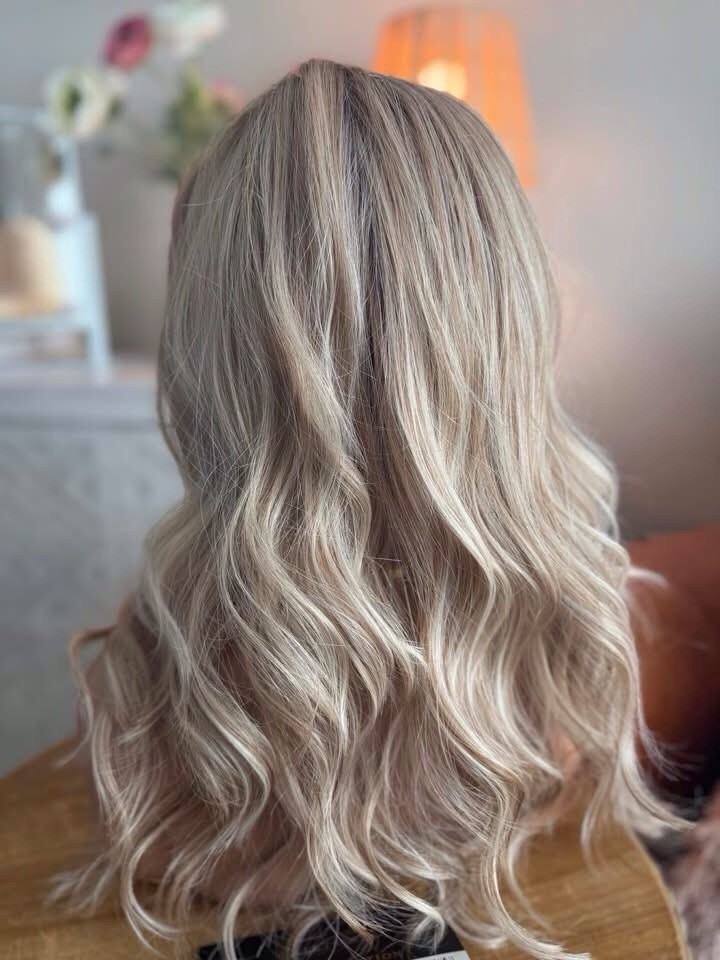 NEW IN BOX BELLE TRESS WIG CT-1068 SANTIAGO MONO TOP in ALPINE CREAM R BLONDE