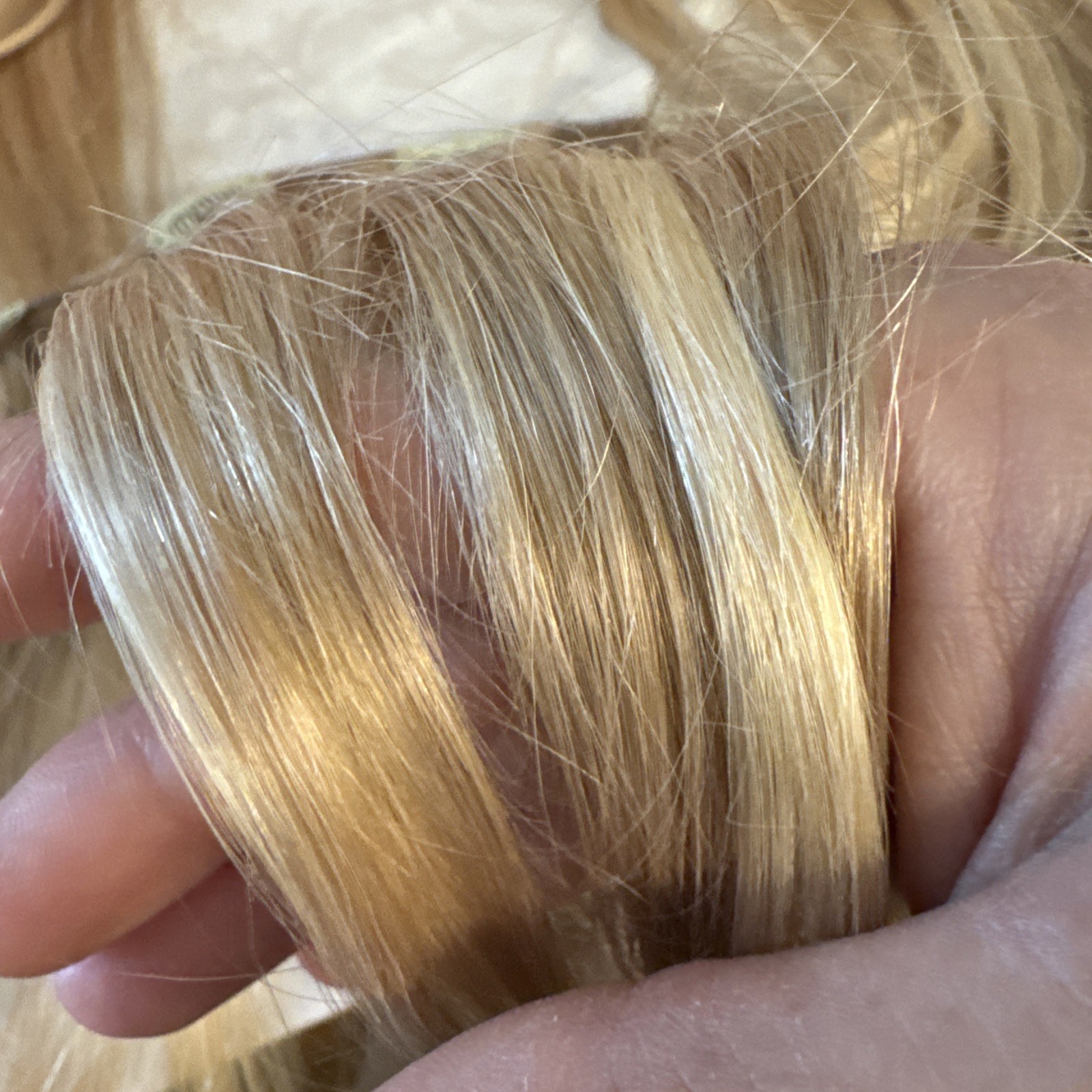 Goo Goo Clip-In Human Hair Extensions 18in Wavy Remy Highlighted Blonde