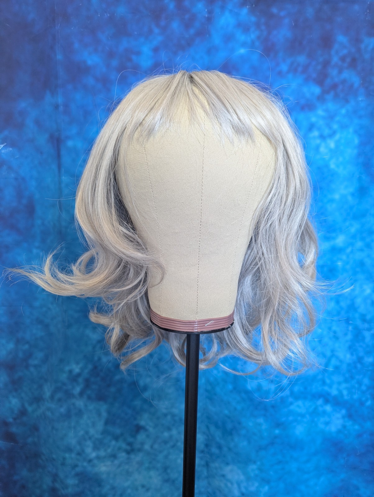 Sallcks Grey Silver Wig With Bangs Chin Length Heat Resistant NWT
