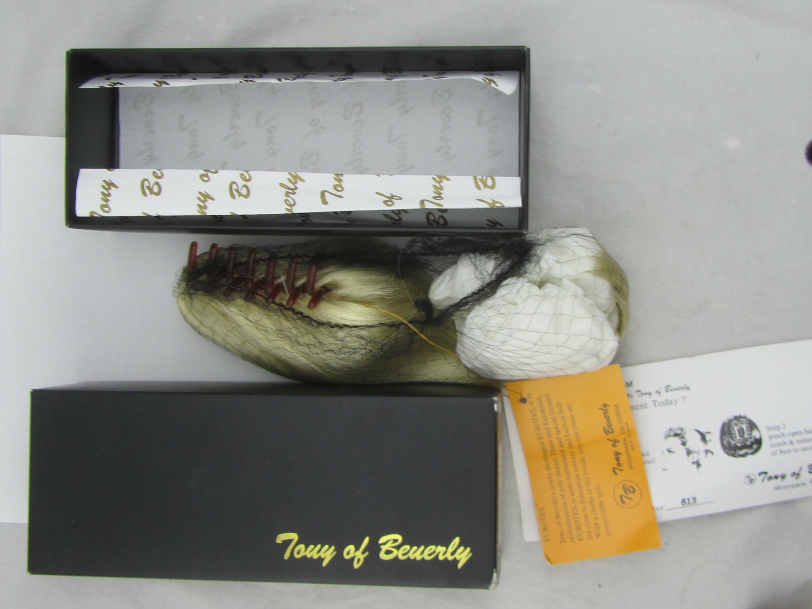 New Tony of Beverly Snappy Clip Elura Blend Ponytail Hairpiece NIB