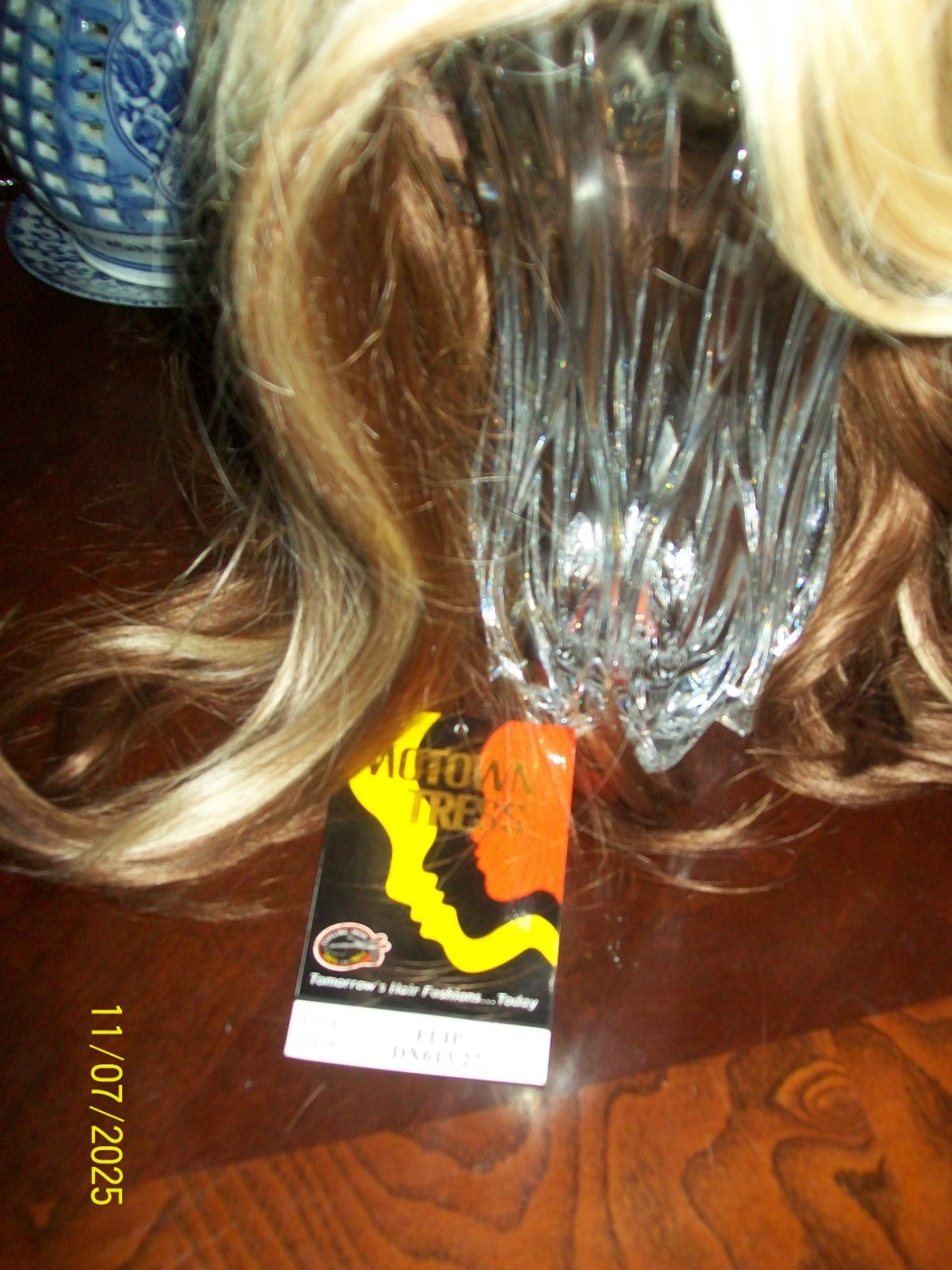 NWT~MOTOWN TRESS FLIP Wig RL27/6- Heat Resistant Fiber Full 20wig Ombre two tone