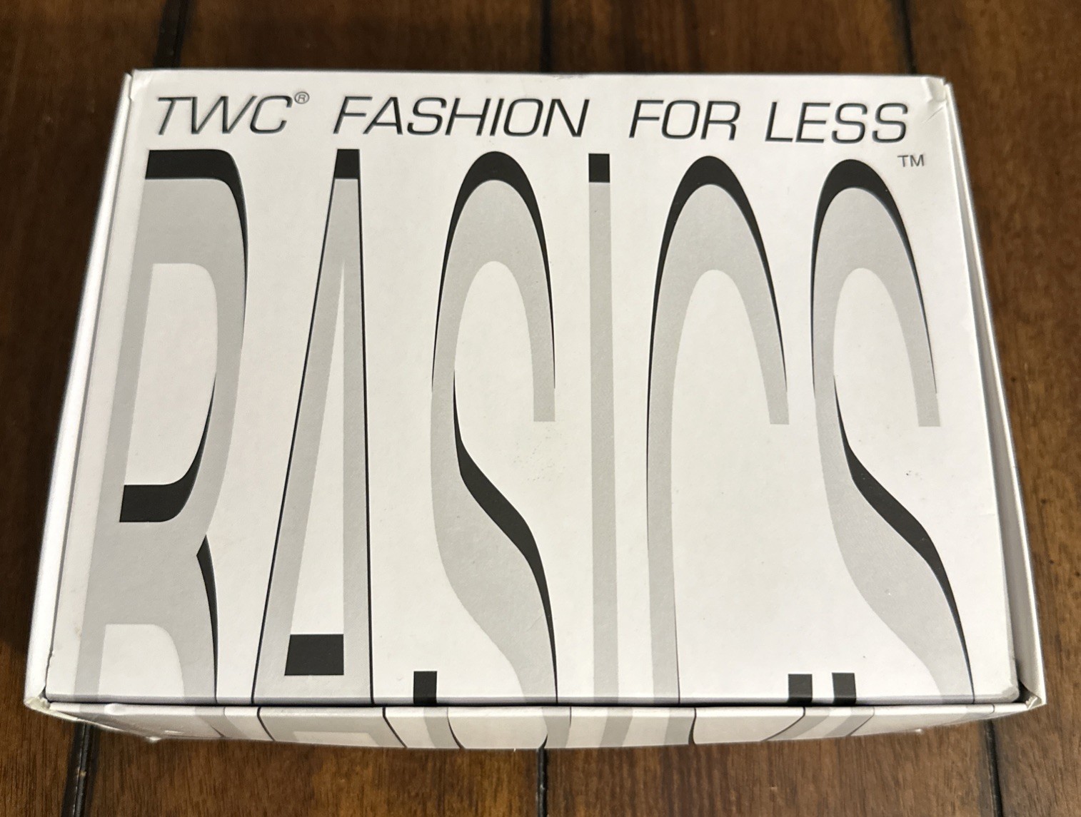 TWC Fashion Basics Promise Color 56 Silver Size Petite Wig NEW Serenity Petite