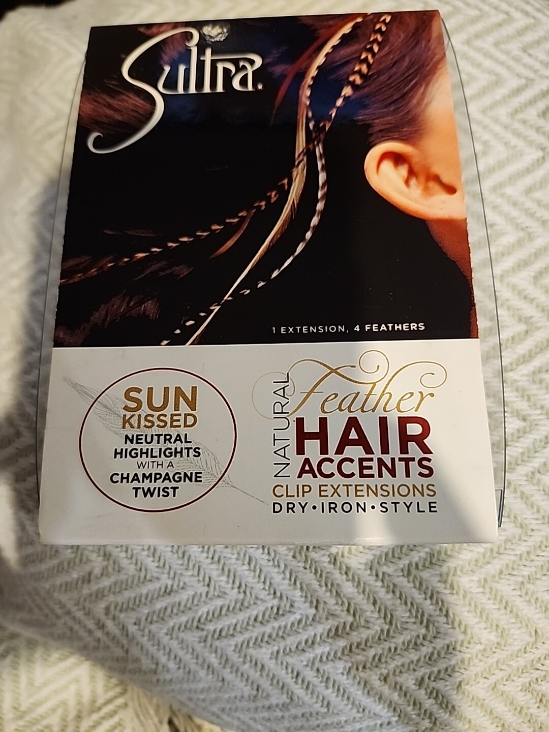 Sultra Feather Hair Accents Clio extensions SUN KISSED Neutral Highlight W Twist