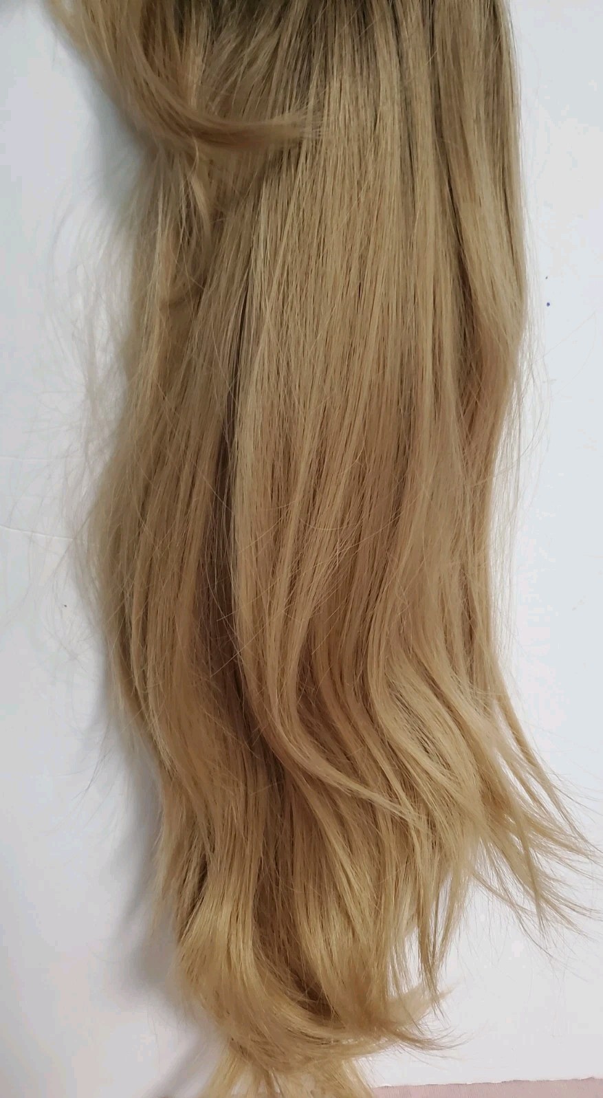 Layered Wavy Wig Light Brown to Blonde – Soft Waves – Adjustable Straps 23″ Long