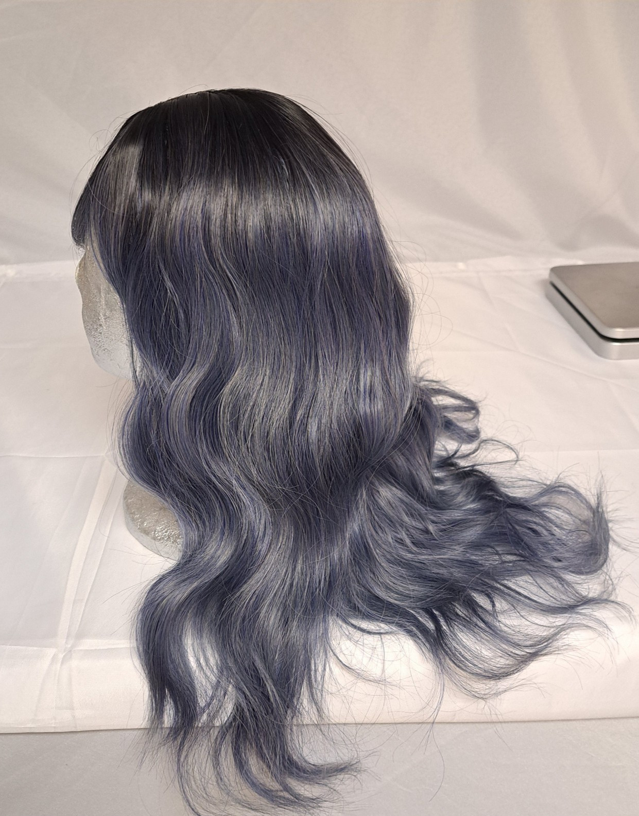Wig Blue Gray Ombre Long Wavy 20″ synthetic bangs New w/ cap