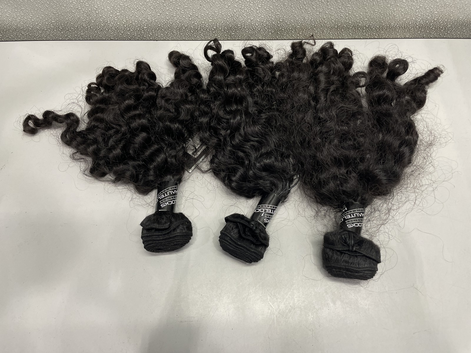 Hautelocks Natural Black Soft Curls Human Hair Extensions 3 Bundles, 18″