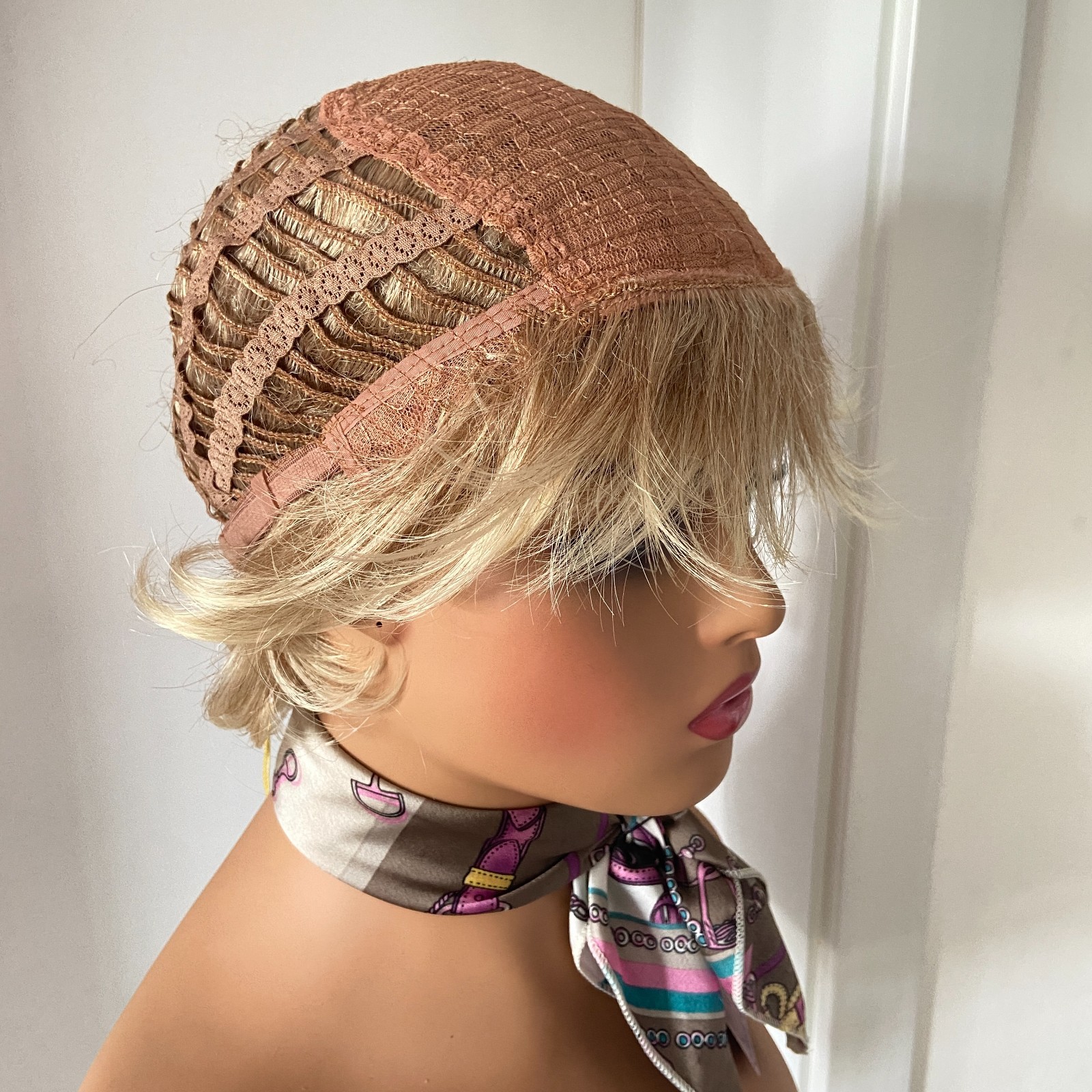Short Layered Wavy Hairstyle Rooted Blonde Mix Synthetic Wigs Women Natural Soft