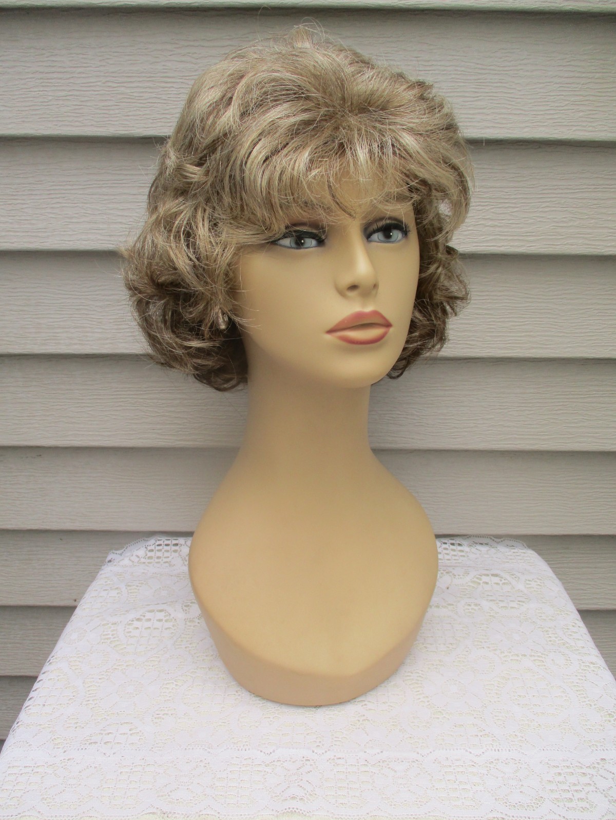 Paula Young Wig VIENNA Size LARGE SF13/16 MISTY MOCHA Light Brown/Blonde Blend