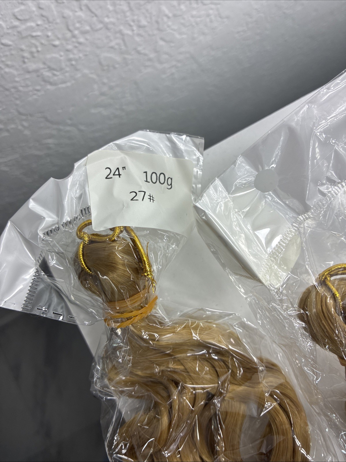 WOMENS BROWN/ BEIGE Hair Bundles 24 Inches Each Bundle Of 6