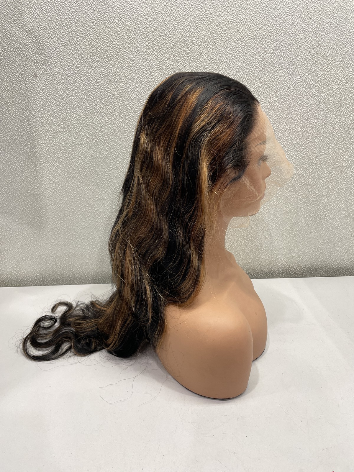 Soeyrkke 1B/27 Body Wave Human Hair Blend HD Transparent Lace Front Wig, 32″