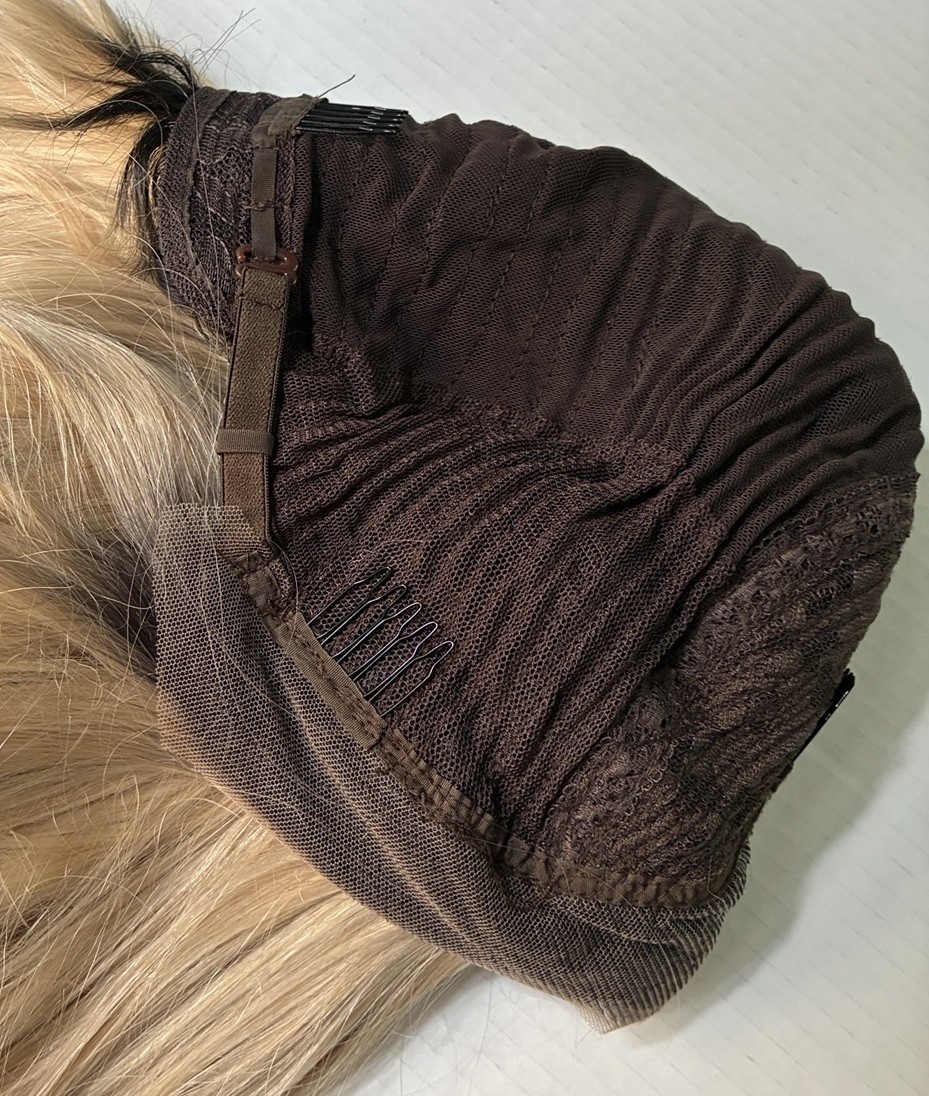 UNIWIGS STYLE SL0116-YL-116 24″ LONG WAVY BLOND BAYALAGE SYNTHETIC HAIR WIG