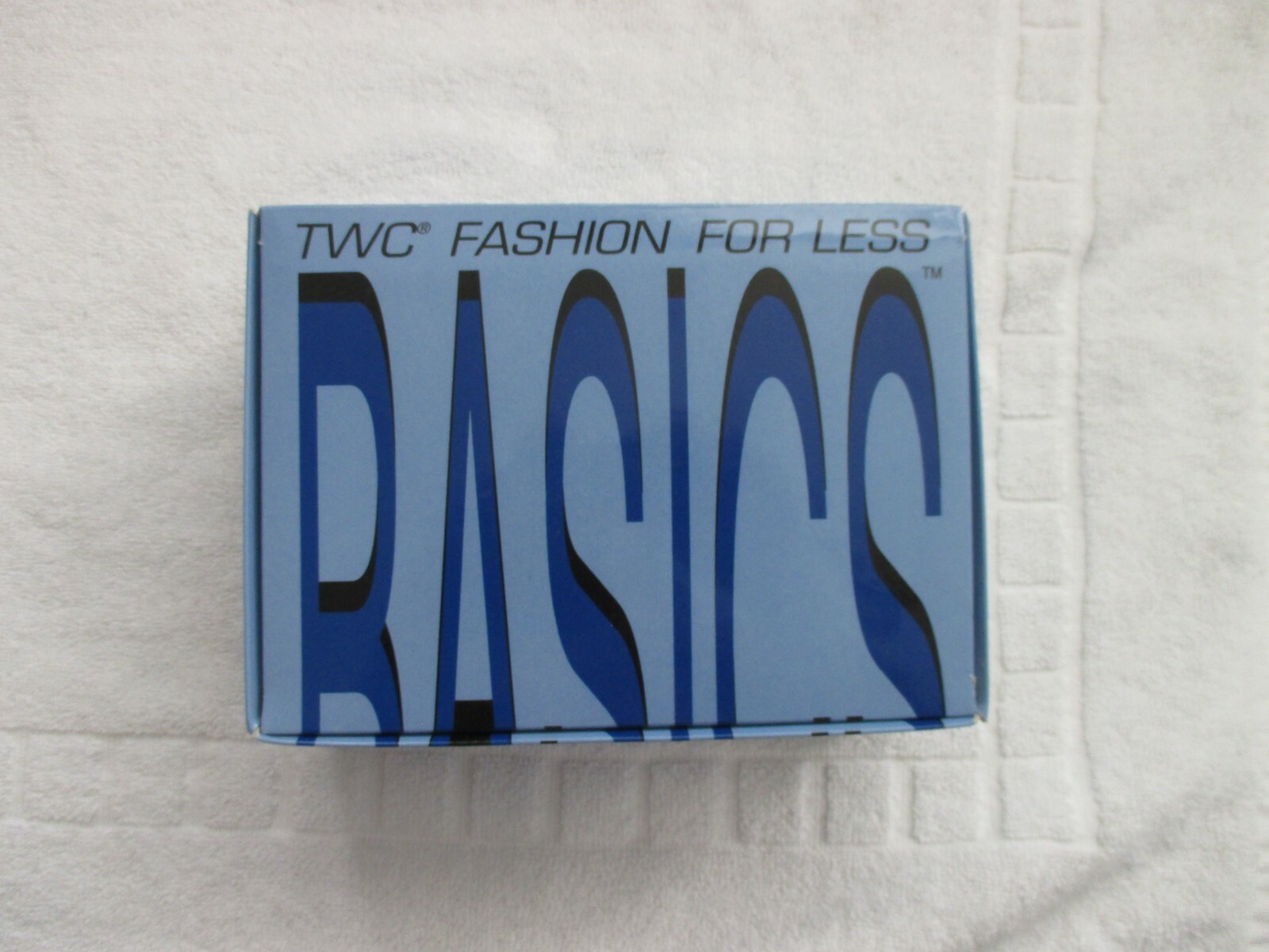 NEW, Women’s TWC Fashion for Less, the Wig Company, Size Average JESSIE Color 18