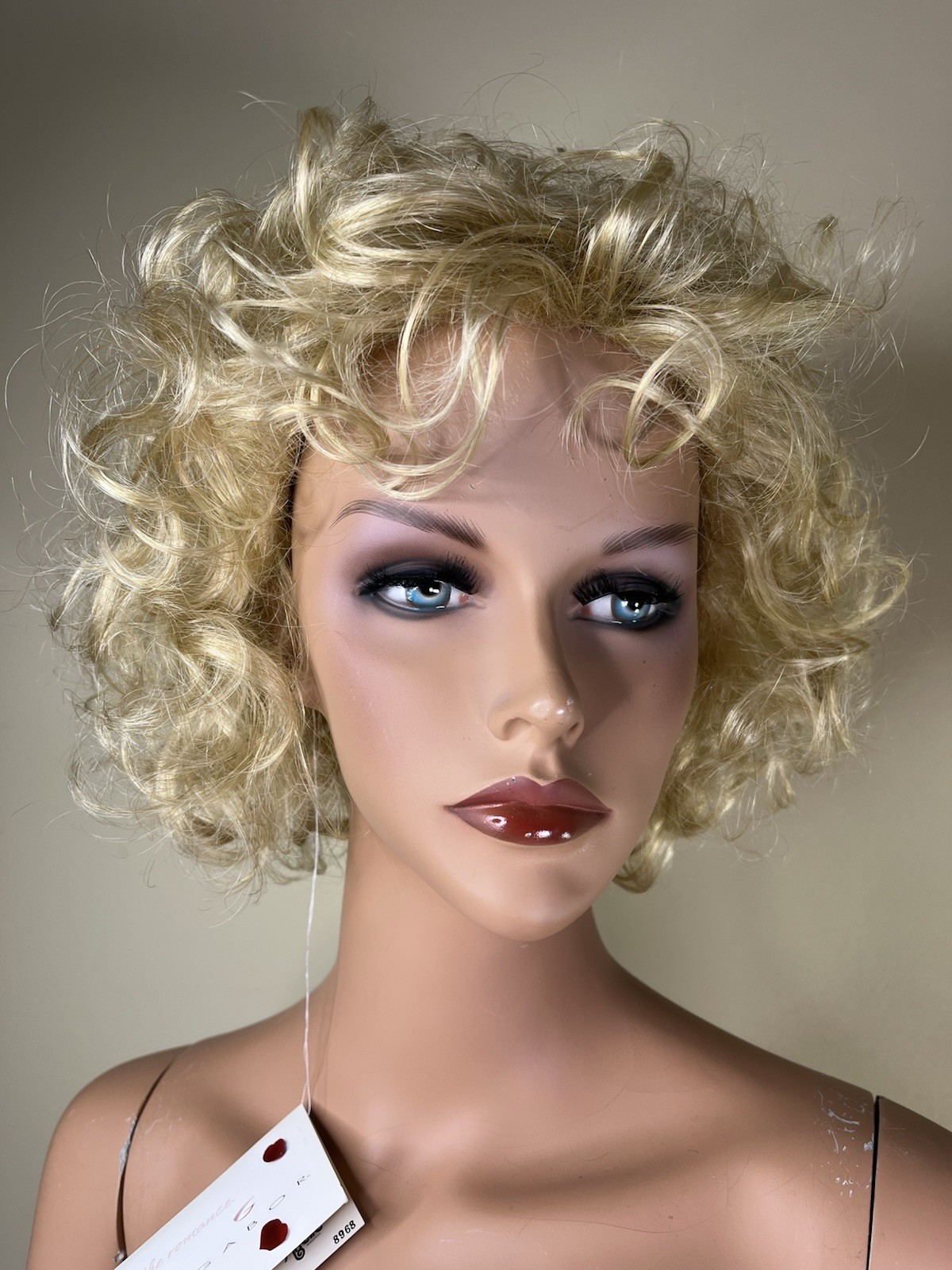 Vintage Eva Gabor “Now N’ Again” Curly Blonde Synthetic Wig Size Average