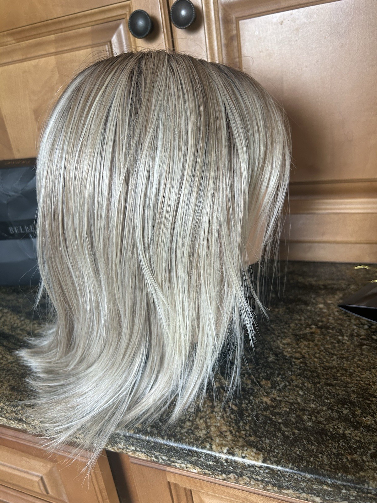 Belletress Wig Chicago Milkshake Blonde-R Preowned