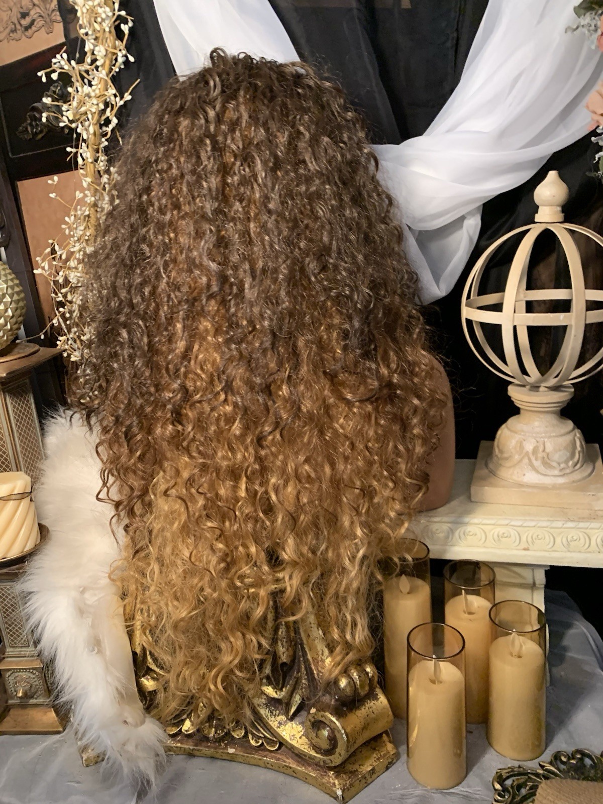 STUNNING! 30”CURLY, BLONDE MIX, LACE FRONT W/ MIDDLE PART, WIG💋