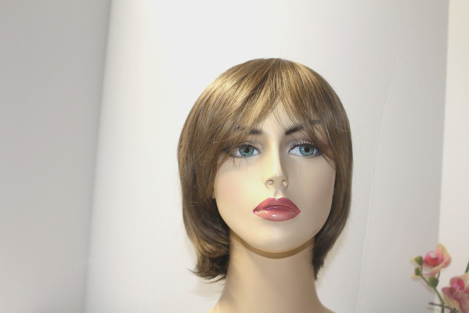 ENVY wig ALYSSA NEW never worn Color: Toasted Sesame Care Instructions in box