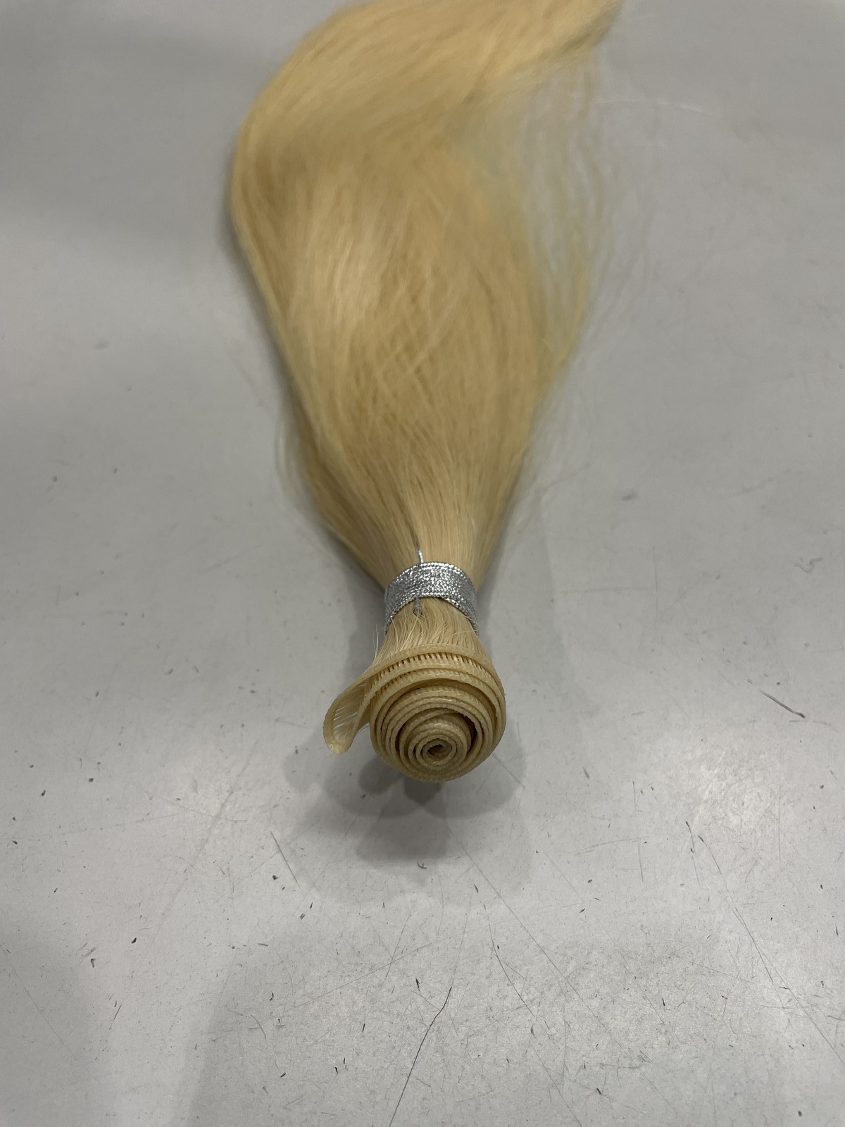 Bellami Professional Infinity Weft Ash Blonde #60 Human Hair Extensions, 22″ 85g