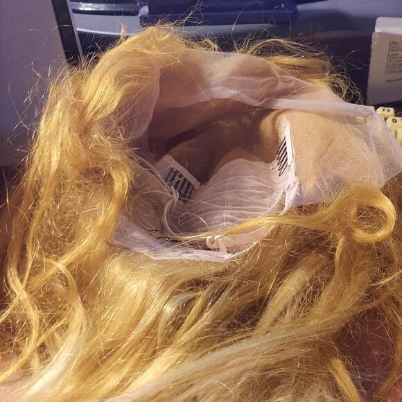 NEW ! 35″ In Heat Resistant Hair Synthetic Long Curve Light Blonde & Highlight
