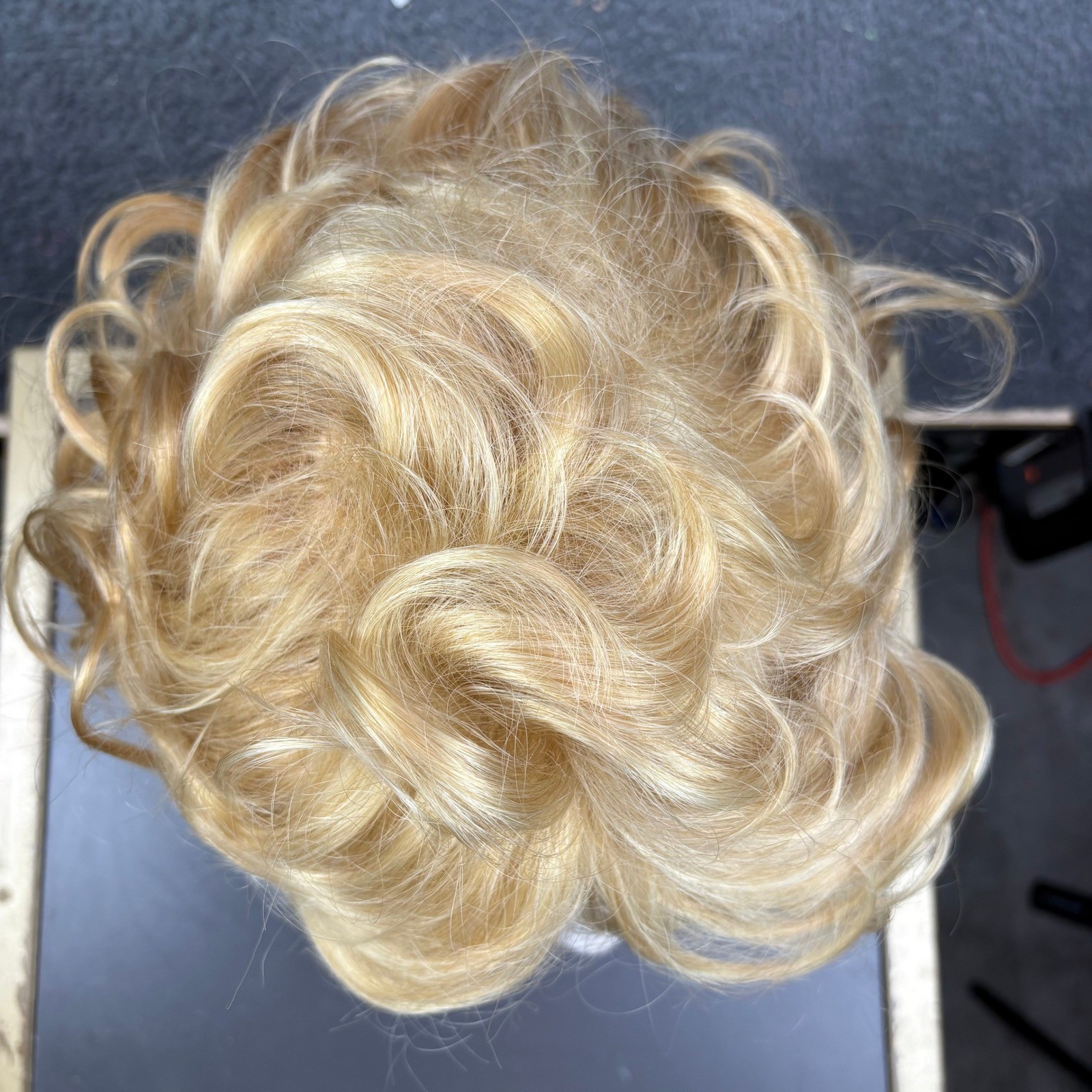 Short Curly Blonde Synthetic Wig Average Cap Size 21.5-22.5 Inch Golden Blonde