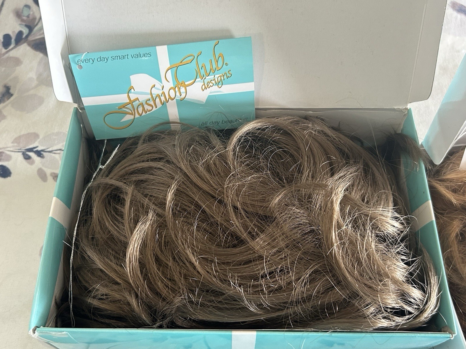 EXCELLENT LOT OF 4 TWC FASHION WIGS NEW IN BOXES WITH ORIGINAL TAGS LQQK !!!!!