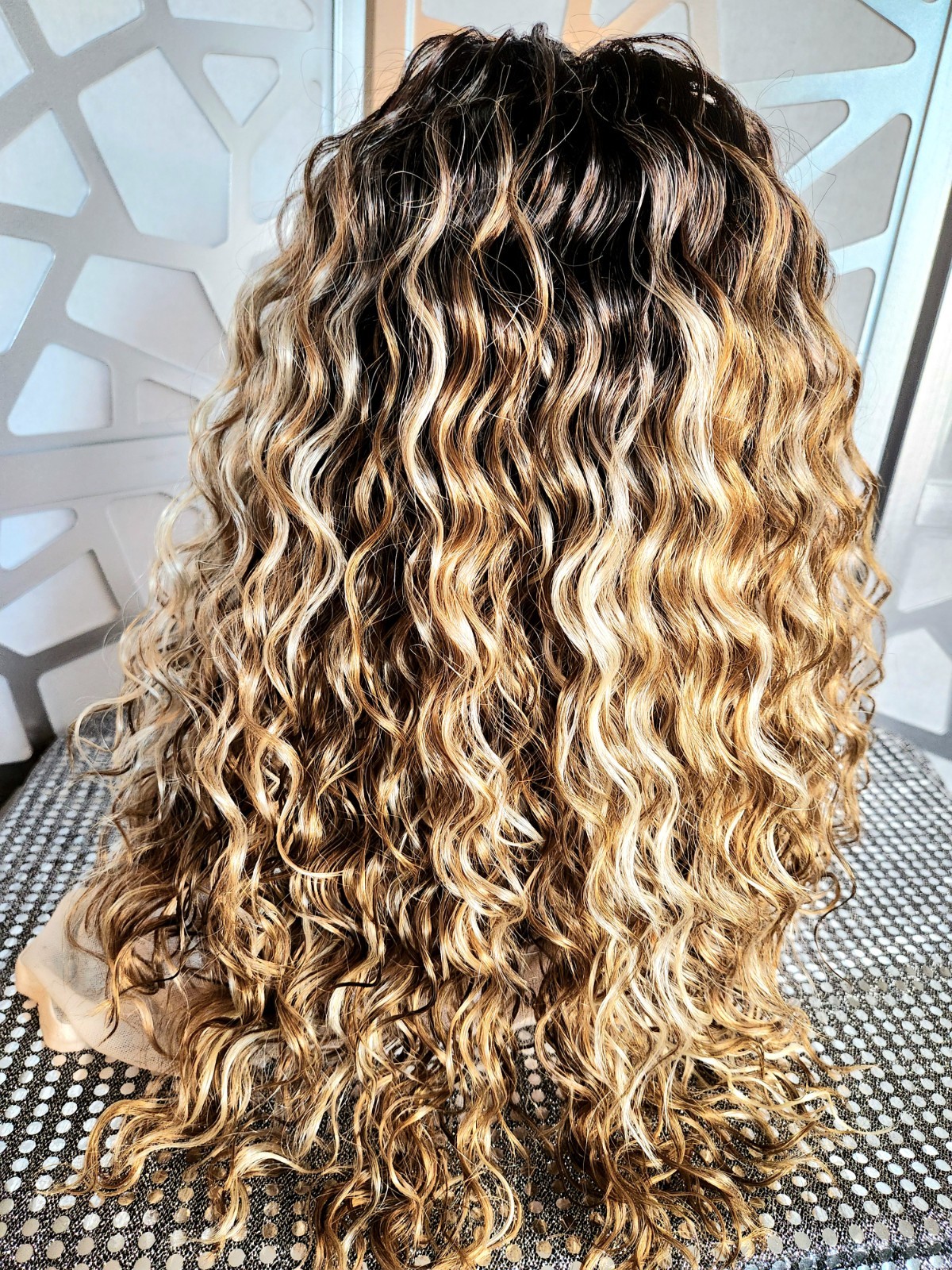 Ombre Blonde Curly Wig Highlights Auburn Free Part 13×6 Lace Front Wavy Blonde
