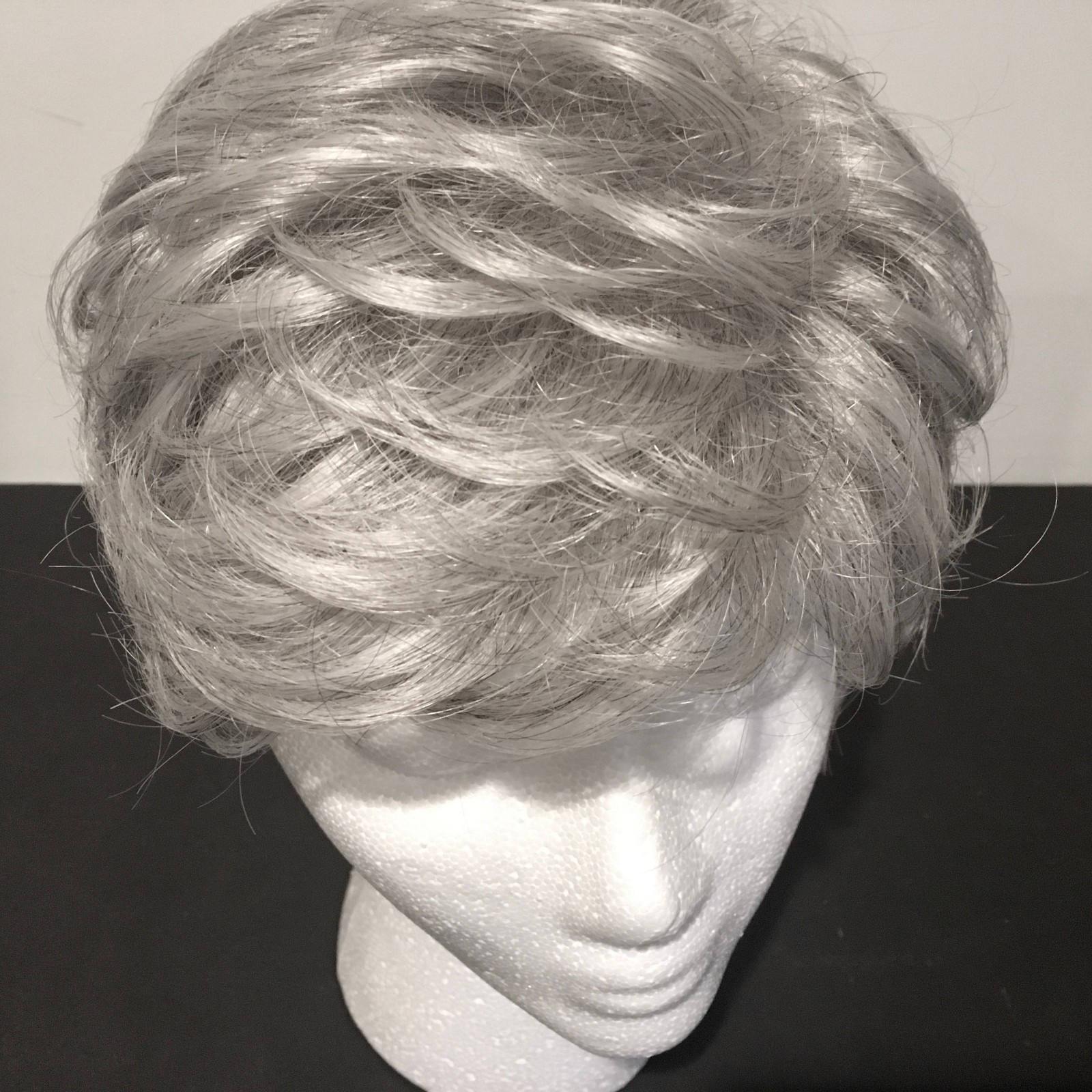 Estetica Wefted Light 3-Tone Grey Blend Synthetic Wig + Wig Care Items (Vikki?)