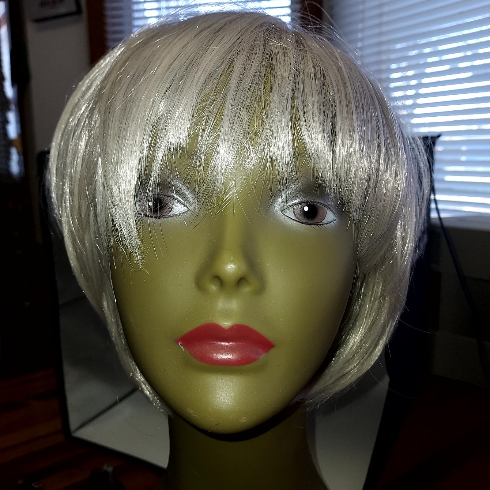 Vintage Wig Short Blonde unbranded see photos for more info. great condition
