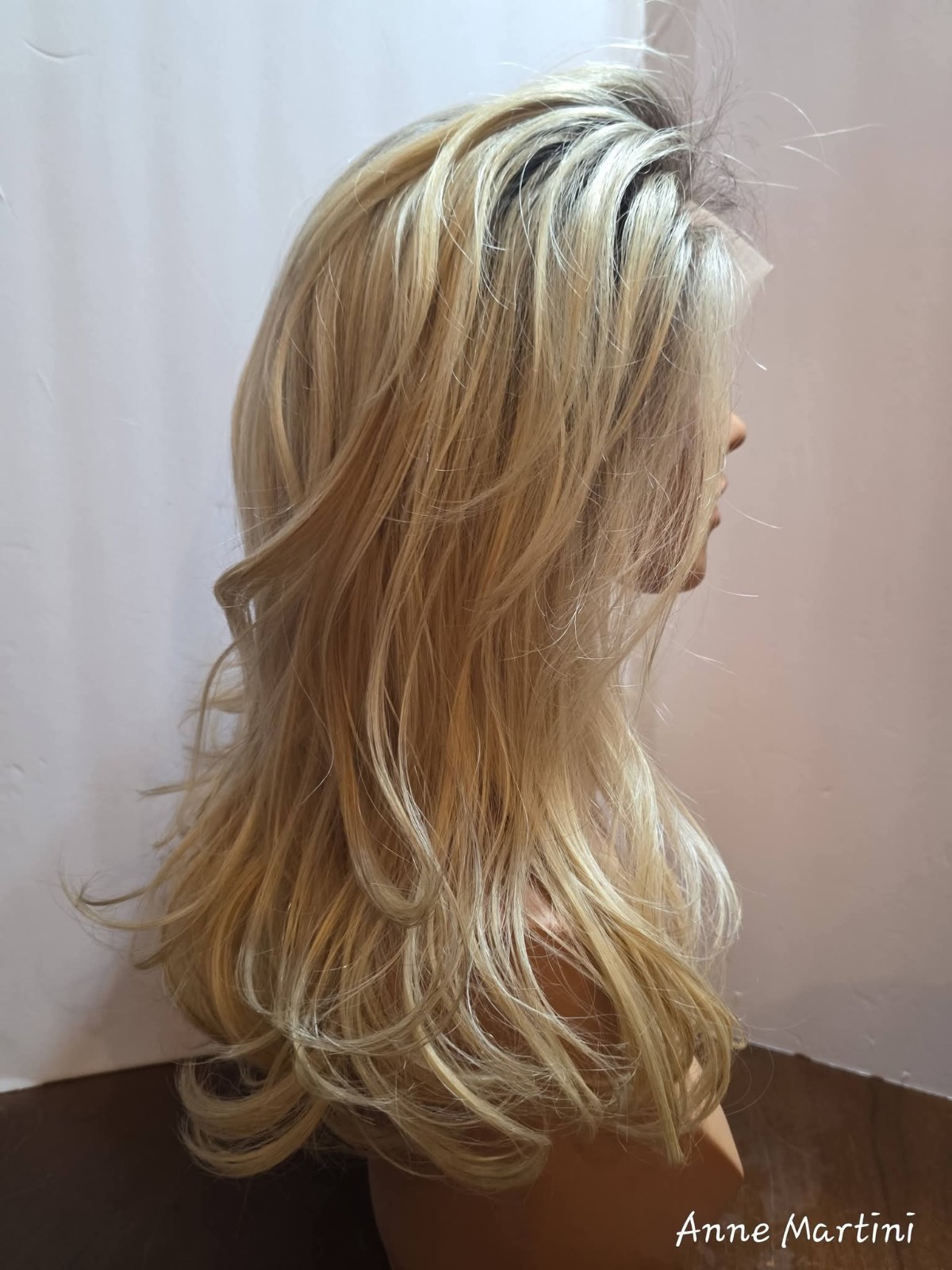 Women’s Lace Front Synthetic Wavy Wig Layered Free-Part Blonde Long 21-30in
