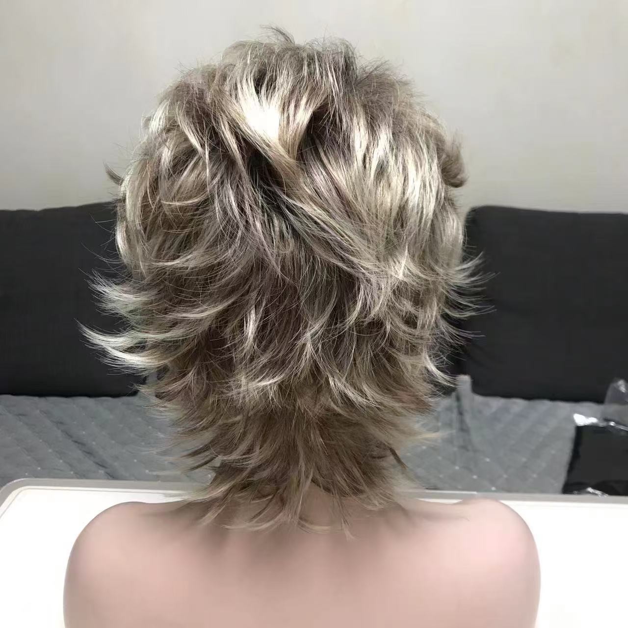 Fashion Women’s Layered Short Brown Blond Red Straight Natural Hair Wigs