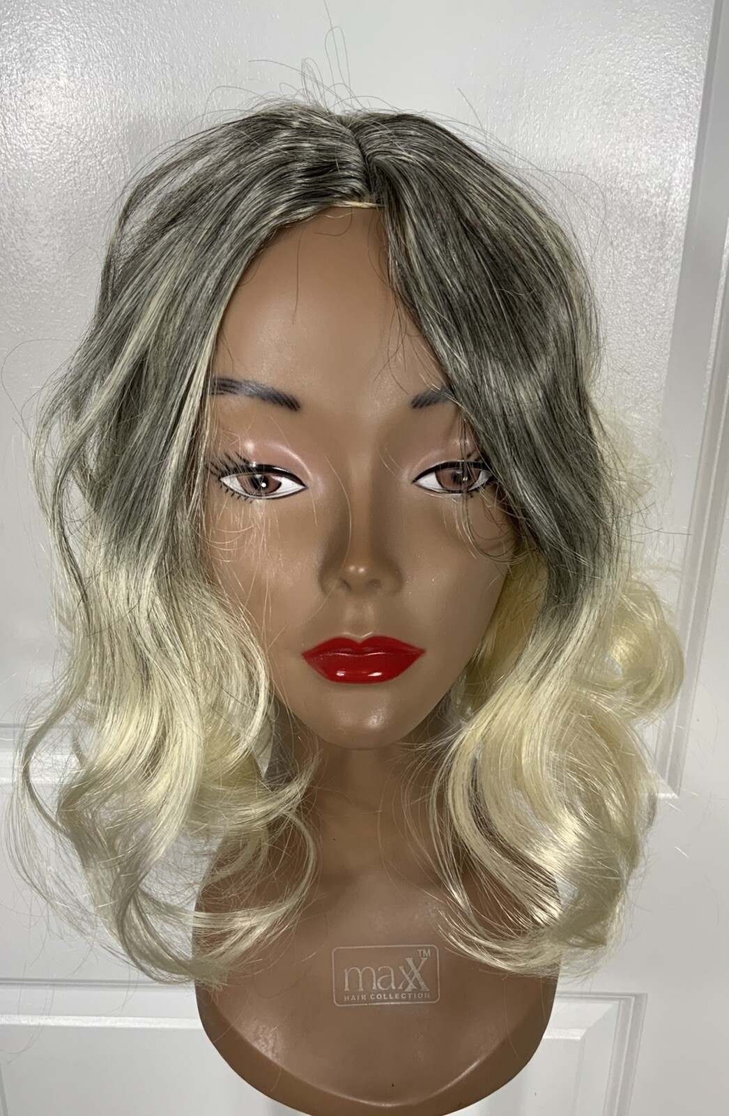 Synthetic Wig Light Blonde/Ash Gray Roots SZ Average Wavy Shoulder Length J-2