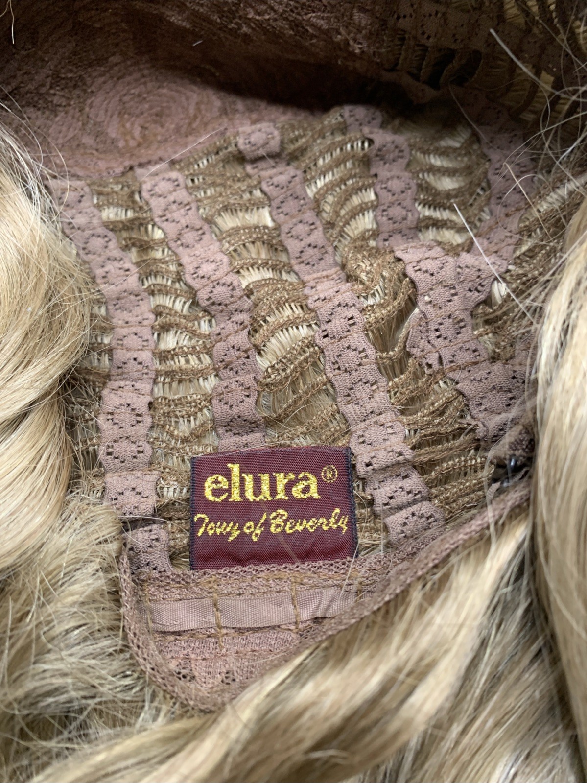 Elura Wig Blonde Short Hair 100% Modacrylic Wavy