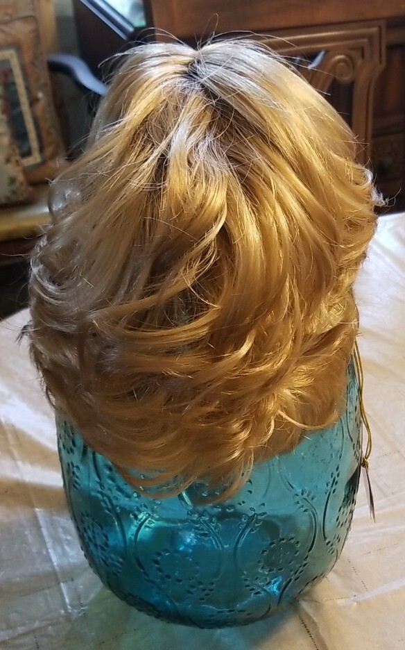 BOBBI BOSS WIG MIDWAY NON FLAMMABLE JAPANESE ORIGIN INDONESIA SASSIE BLONDE WIG