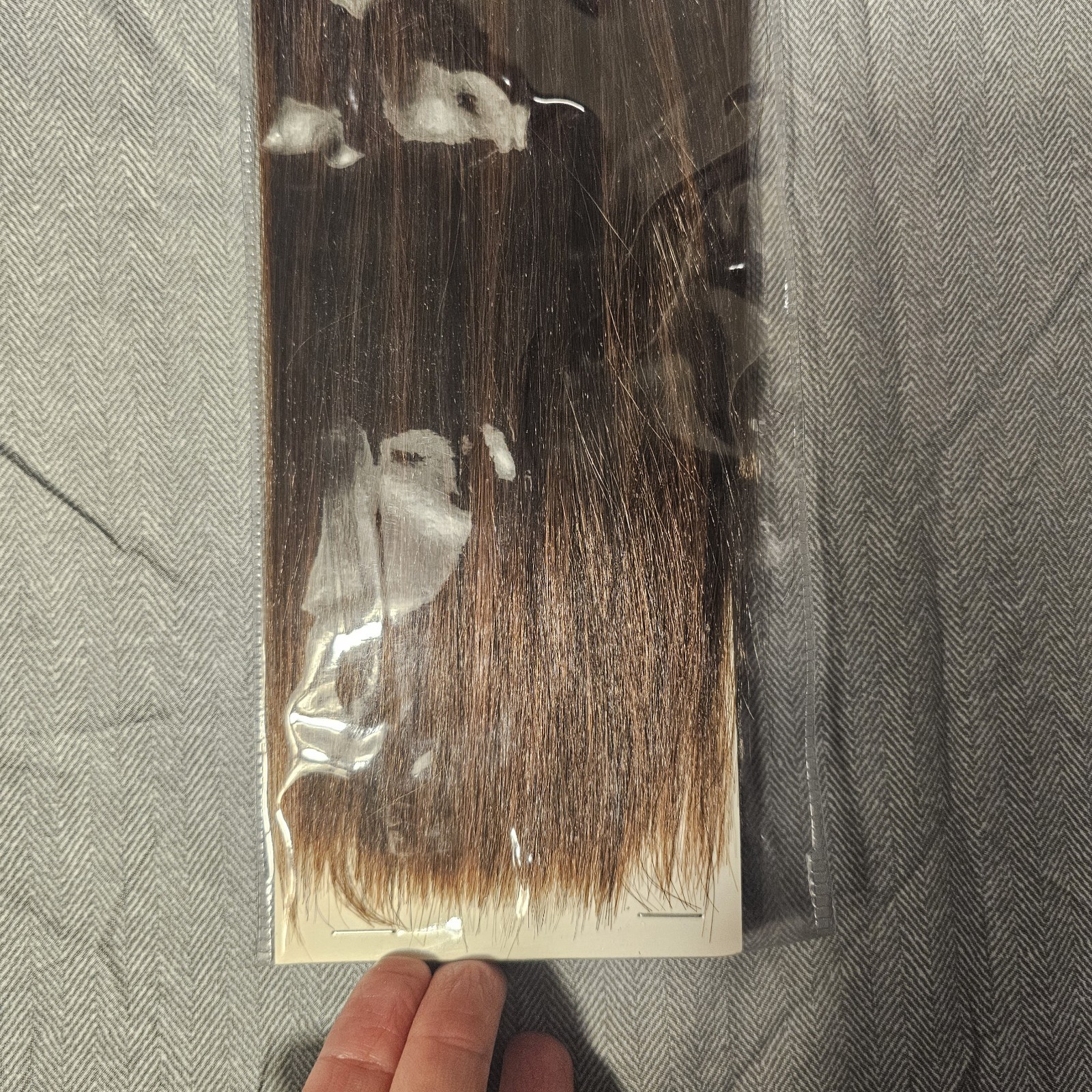 Sassy Collection 20″ F4/30 Silky Yaki Synthetic Weaving Hair – 1 Pack Sew-In