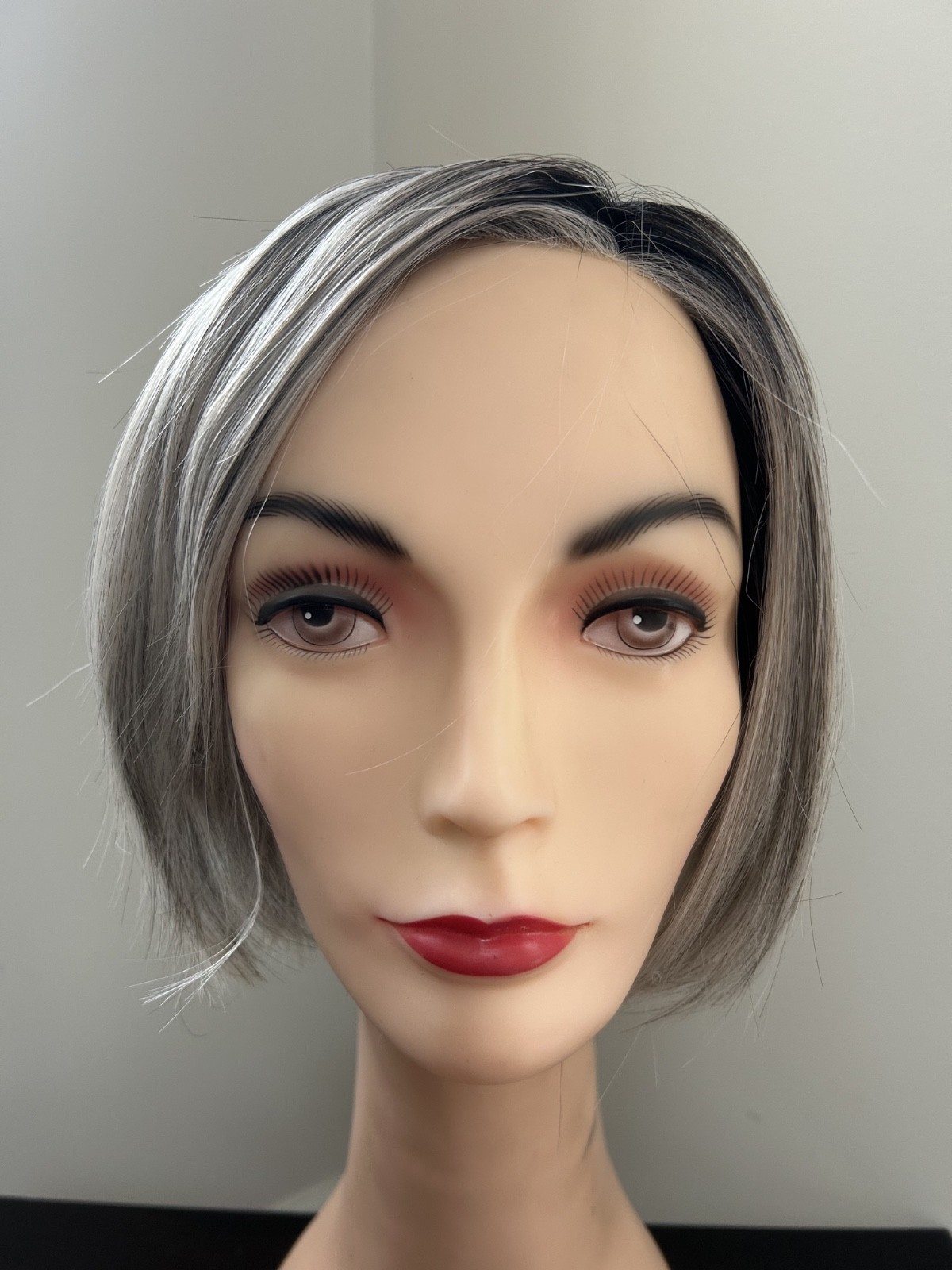 Belle Tress Bellisima HF Synthetic Lace Front Hand Tied Wig – Chrome – Excellent