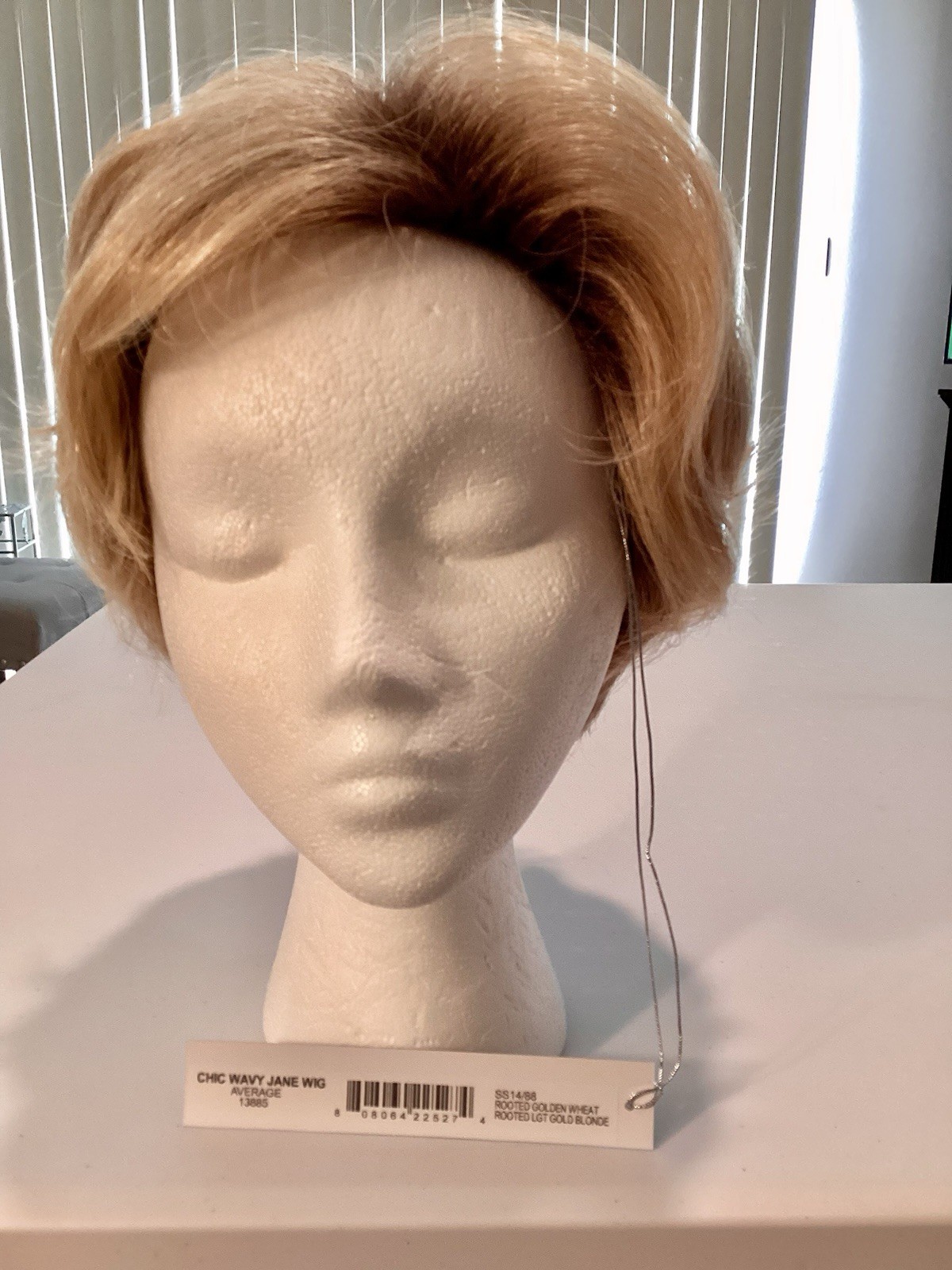 Hairdo Chic Wavy Jane Wig In Color 14/88 – Rooted Golden Wheat