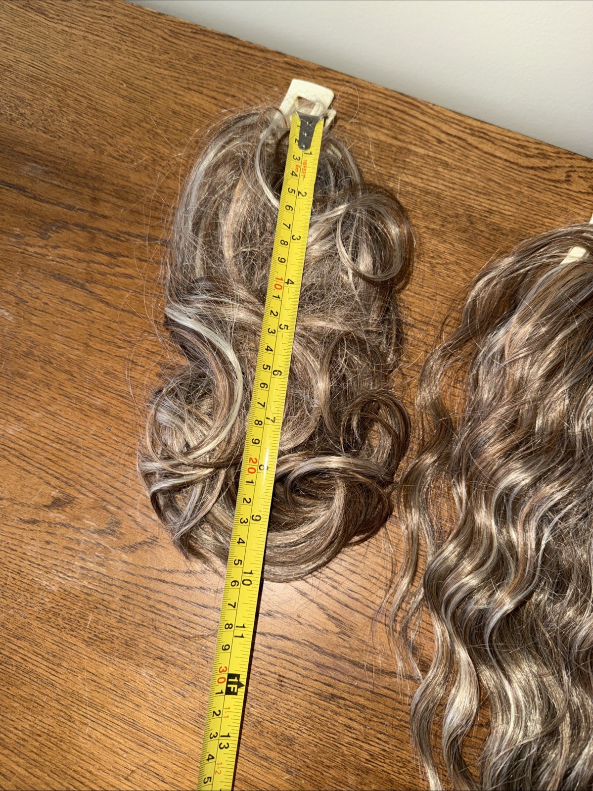 Synthetic hair bundle Set Of 2 Clips Highlighted Blonde Brown 14″