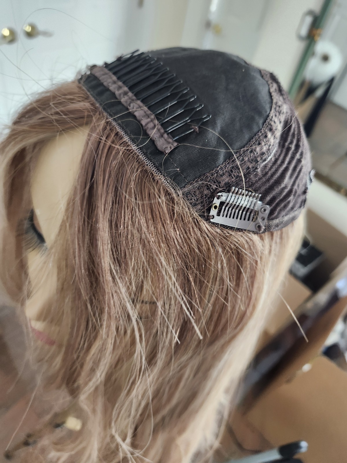 HUMAN HAIR MEDIUM BLONDE WITH DIMENSIONS SILK TOP TOPPER 8″X8″ 22” LONG