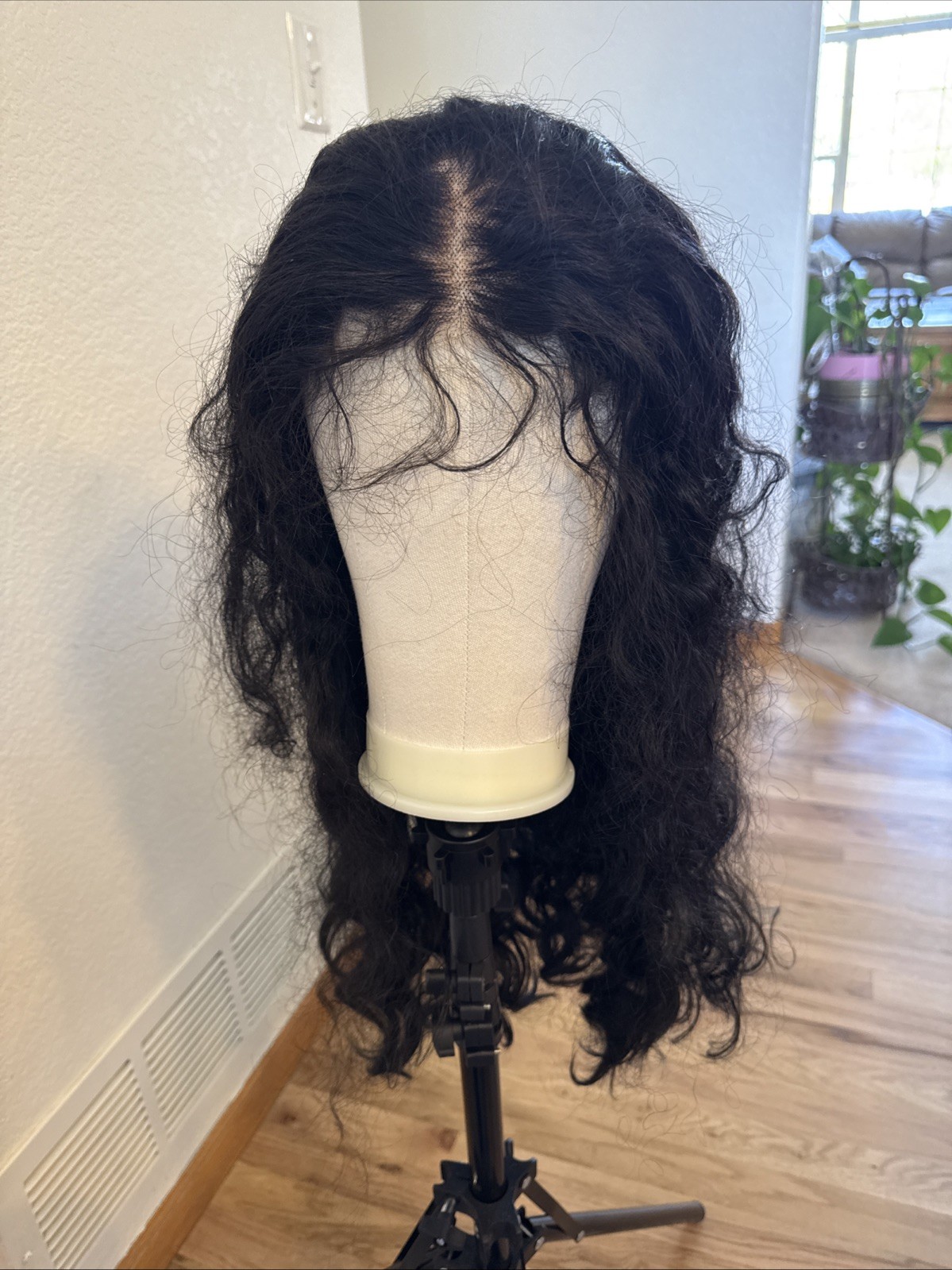 600 Human Blend 28” Curly Very Soft Soft Black