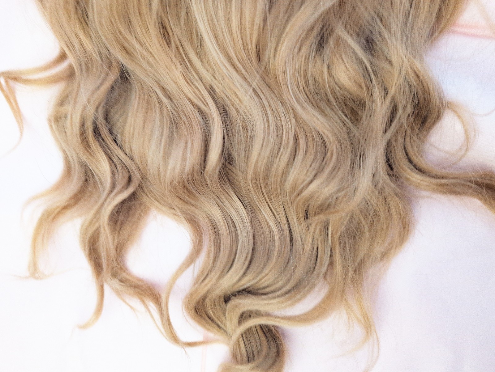 Blonde Wig Synthetic Wavy Curly Hair 22 Inches Ombre Gradient Brown Gyaru